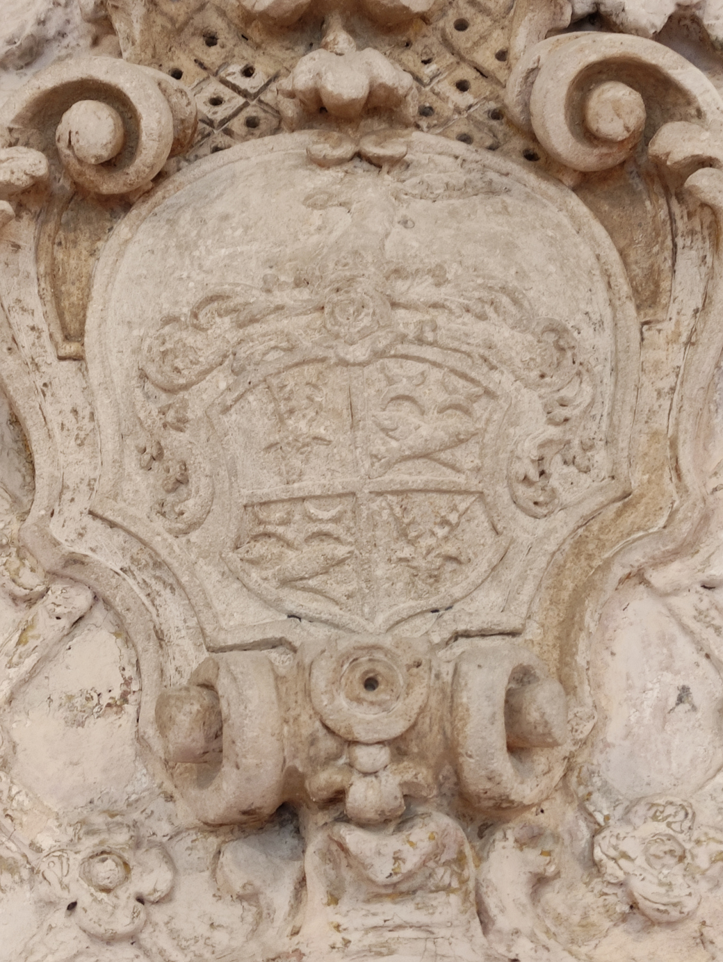 Detailansicht des Wappens der Familie Devenne