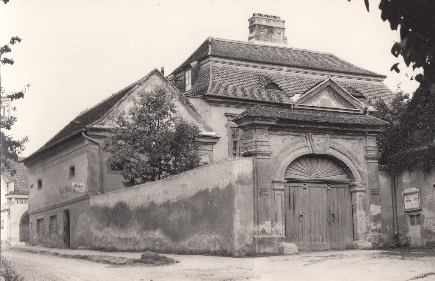 Das Schlössl in der Außenansicht im Jahre 1952