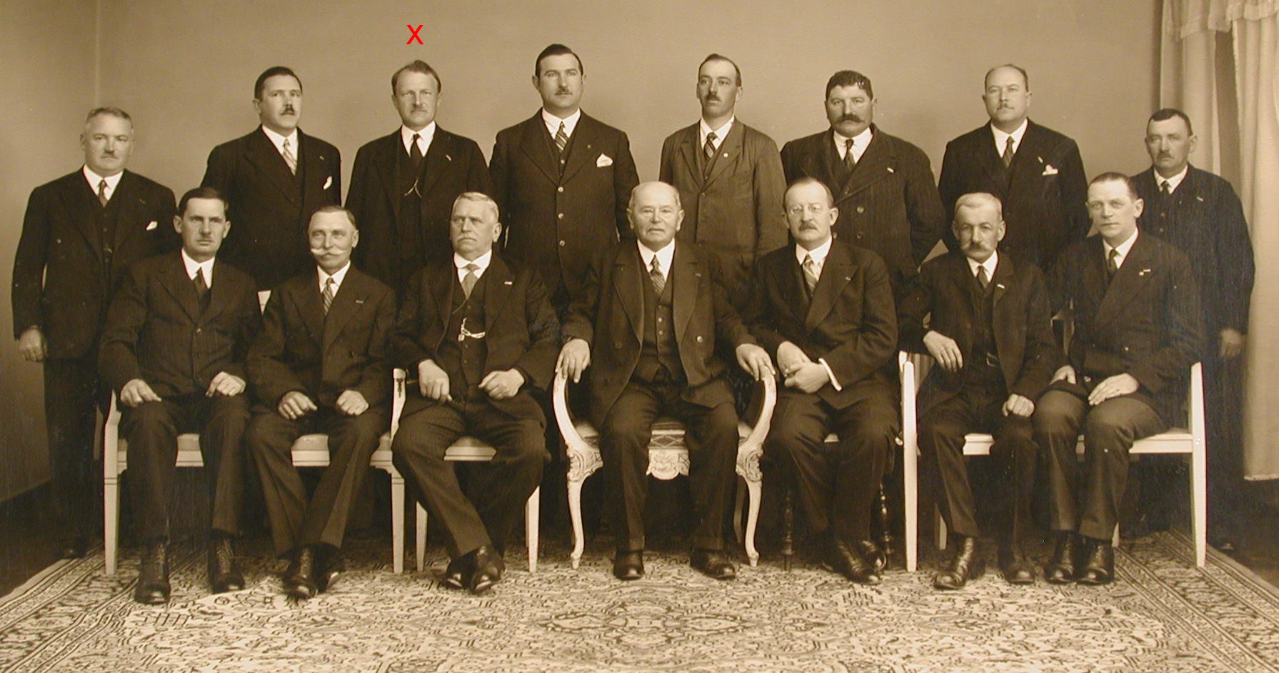 Franz Lang als Mitglied des Gemeindetages im Jahre 1935 (rotes x)