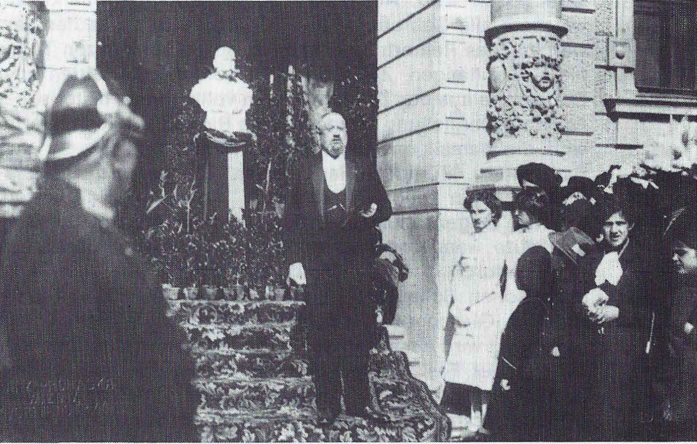 Der Reichsratsabgeordnete Rudolf Wedra bei der Eröffnung der groß angelegten Feierlichkeiten zu "500 Jahre Bestätigung der Marktprivilegien der Stadt Laa" im Jahre 1912