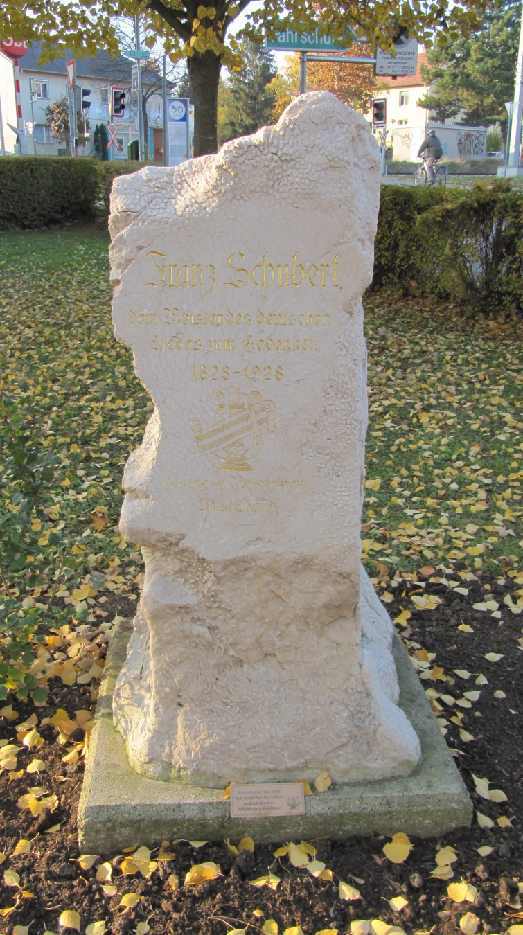 Der Schubertgedenkstein an seinem heutigen Standort im Stadtpark