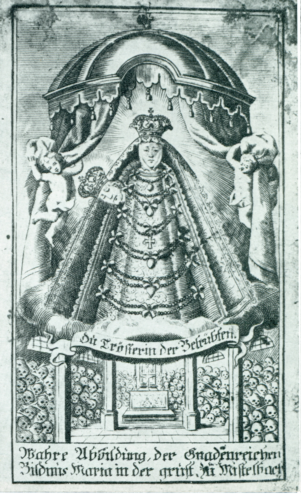 Die älteste Abbildung der Marienstatute aus dem 18. Jahrhundert in zur damaligen Zeit üblicher aufwändiger Bekleidung.