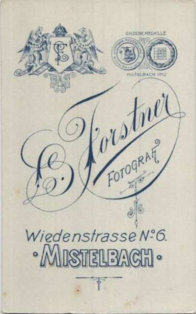 Rückseite einer Hartkartonfotografie von Leopold Forstner nach 1912
