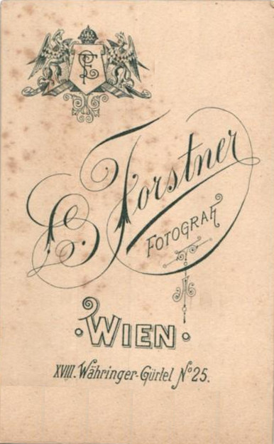 Rückseite einer Hartkartonfotografie von Leopold Forstner aus der Zeit seiner Tätigkeit in Wien